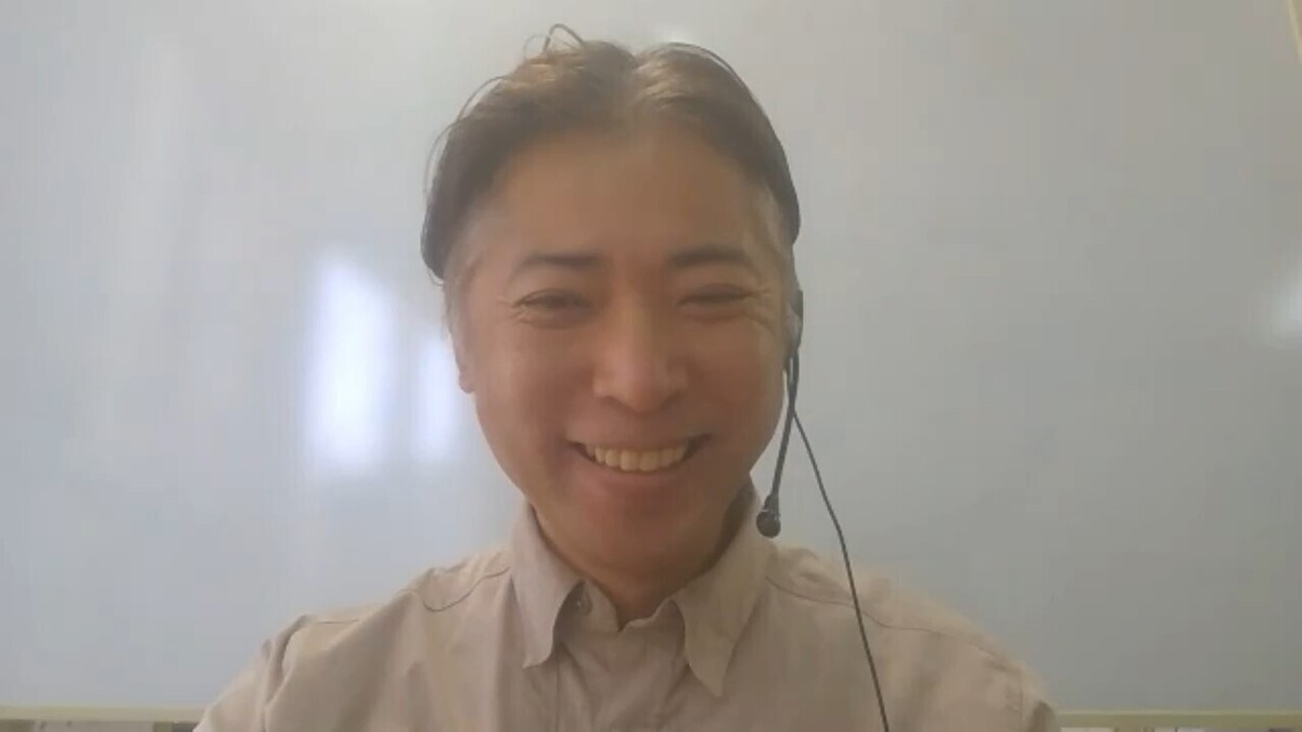 ひろしまNPOセンター 松村さんのインタビューの様子